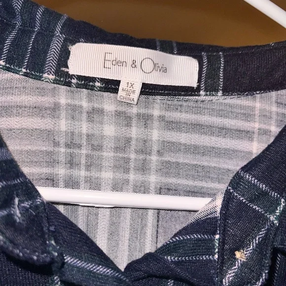 Eden & Olivia Blue and Green Plaid Top Open Back Button Down - Picture 6 of 10